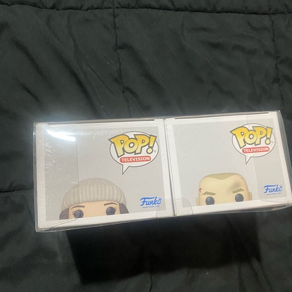 Joyce and Hopper Funko Pop - Picture 4 of 6
